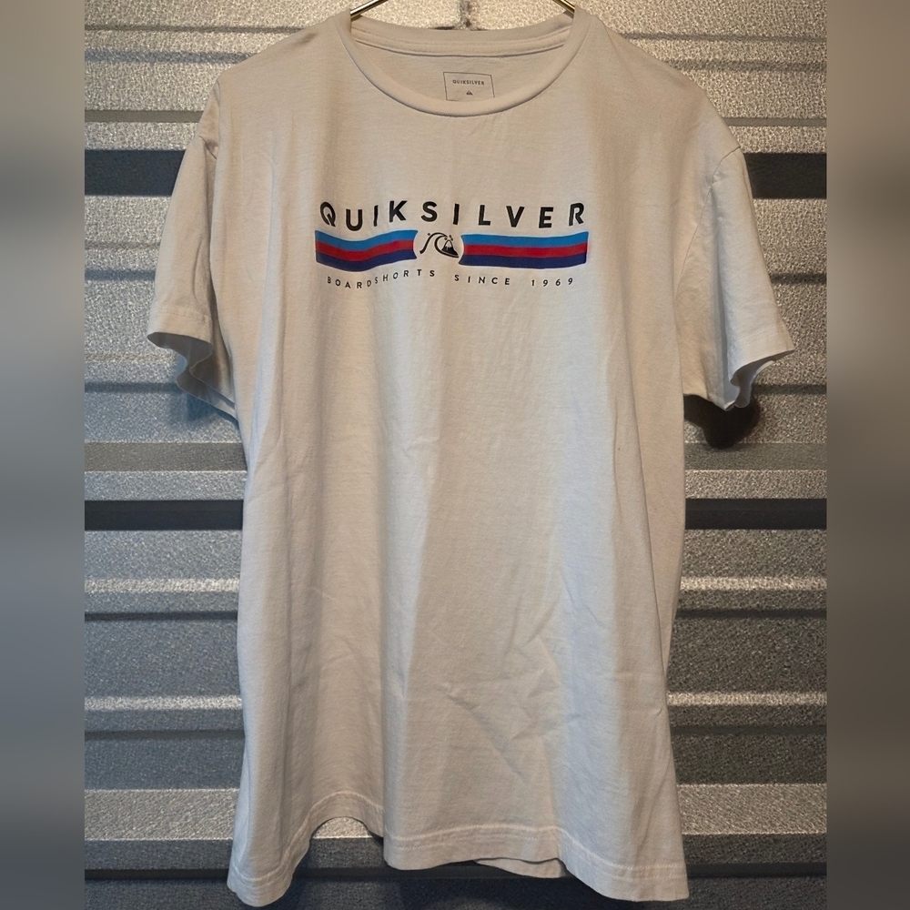 Quiksilver White Graphic Tee for Men